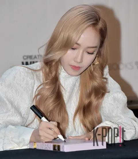 Jessica — Jessica Fan Sign Event