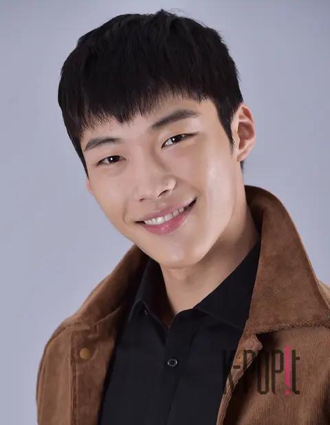 Interview — Woo Do-hwan — 2016-12-22