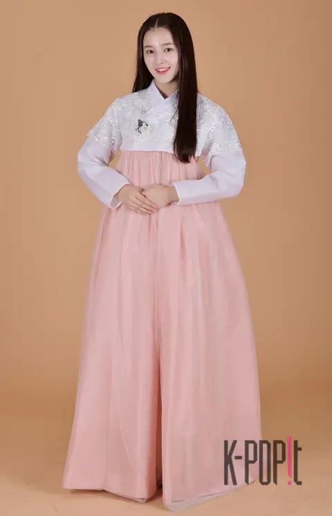 MOMOLAND, Nancy — MOMOLAND Hanbok Interview