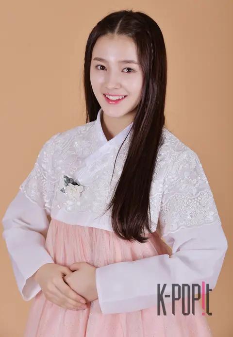 MOMOLAND, Nancy — MOMOLAND Hanbok Interview