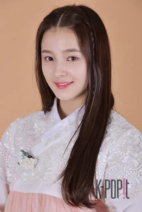 MOMOLAND, Nancy — MOMOLAND Hanbok Interview