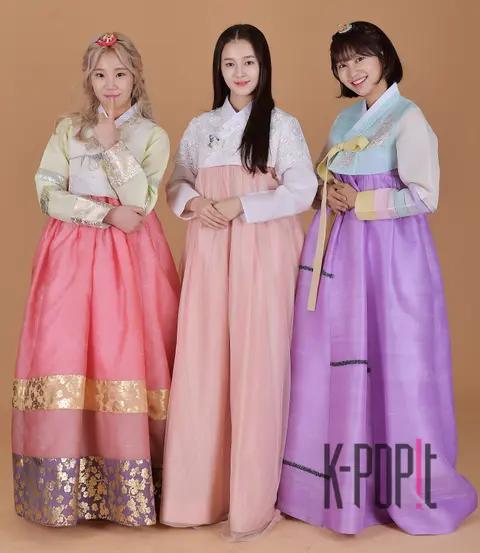 MOMOLAND, Joo-ee, Nancy, Haebin — MOMOLAND Hanbok Interview