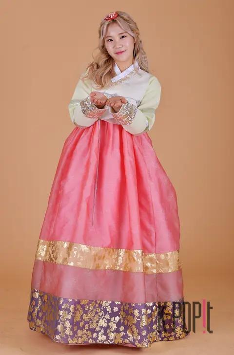 MOMOLAND, Joo-ee — MOMOLAND Hanbok Interview