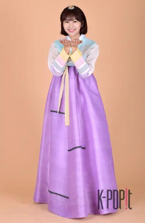 MOMOLAND, Hyebin — MOMOLAND Hanbok Interview