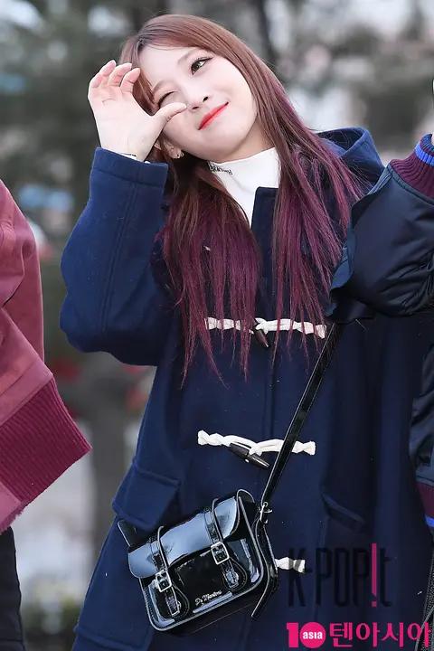 Lovelyz, Yu Ji-ae — Music Bank Arrival