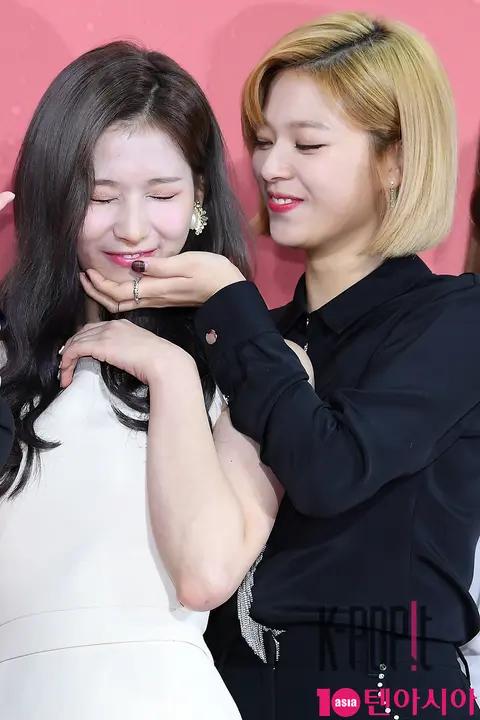 TWICE, Sana, Jeongyeon — Melon Music Awards