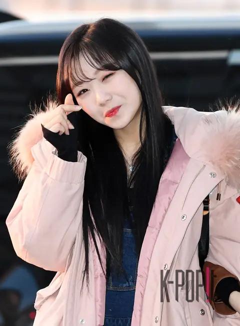 Lovelyz, Ryu Su-jung — Airport