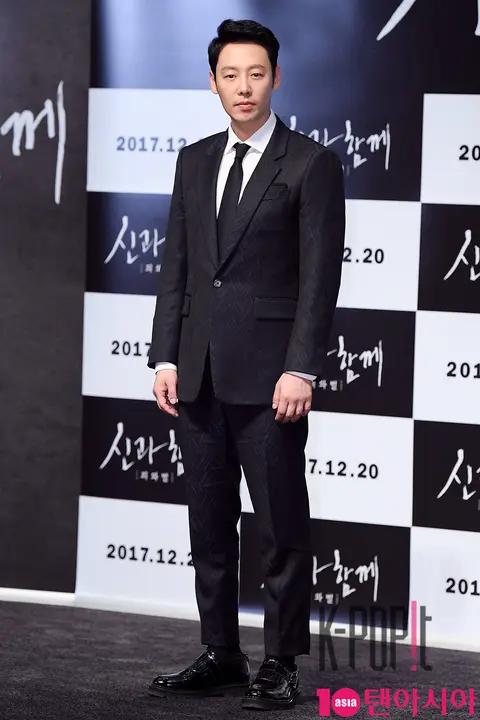 Kim Dong-wook — Along with the Gods Press Screening
