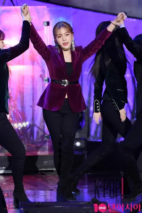 Red Velvet, Yeri — With Friends Concert