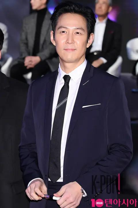 Lee Jung-jae — Along with the Gods Red Carpet