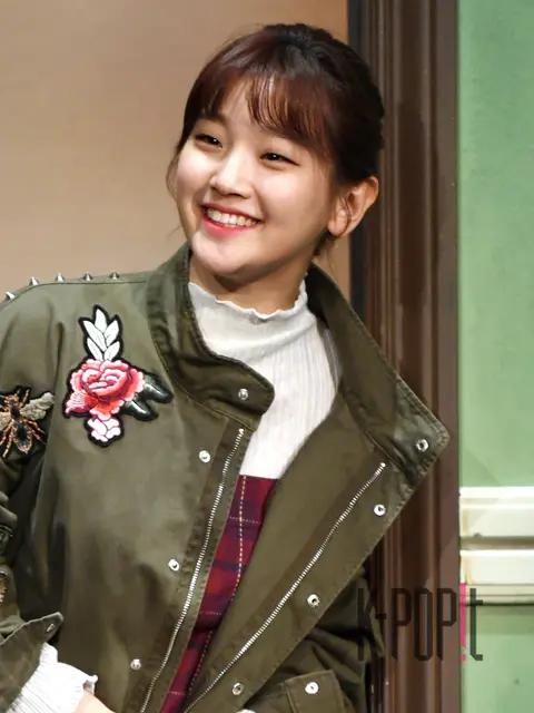 Park So-dam — Play Henry's Grandfather and I Press Call