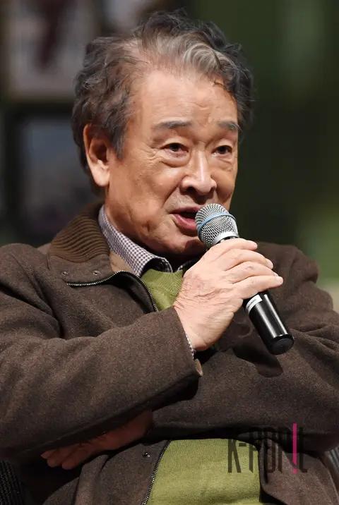 Lee Soon-jae — Play Henry's Grandfather and I Press Call