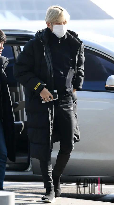 EXO, Baekhyun — Airport