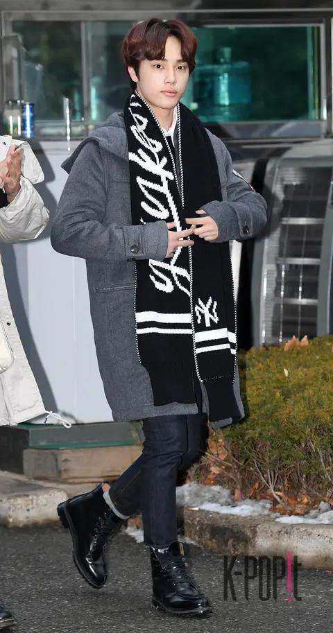 THE BOYZ, Ju Hak-nyeon — Music Bank Arrival
