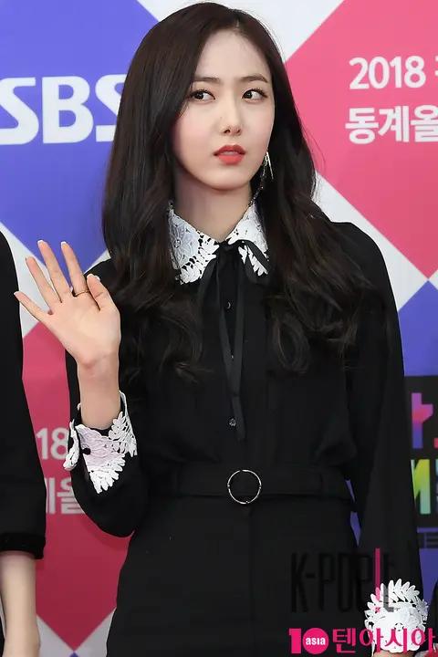 GFRIEND, Shinbi — SBS Gayo Daejeon