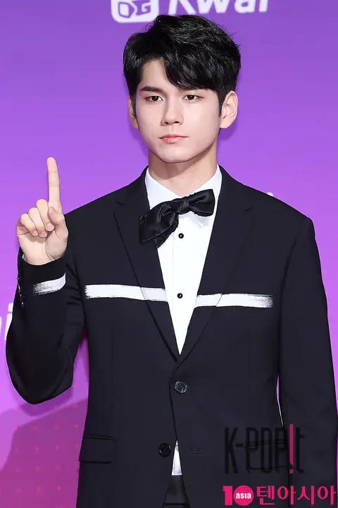 Wanna One, Ong Seong-wu — SBS Entertainment Awards