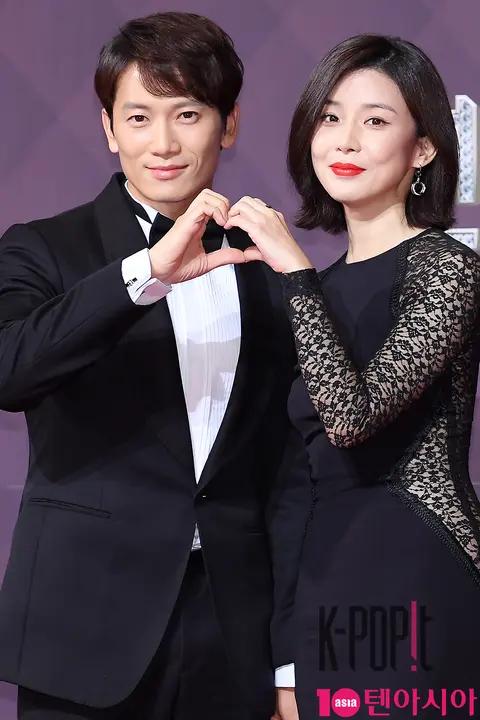 Ji-sung, Lee Bo-young — SBS Drama Awards