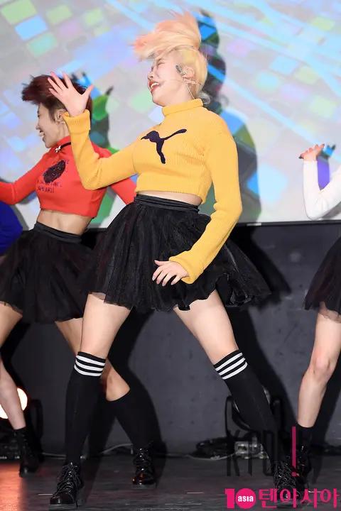 MOMOLAND, Joo-ee — MOMOLAND Showcase