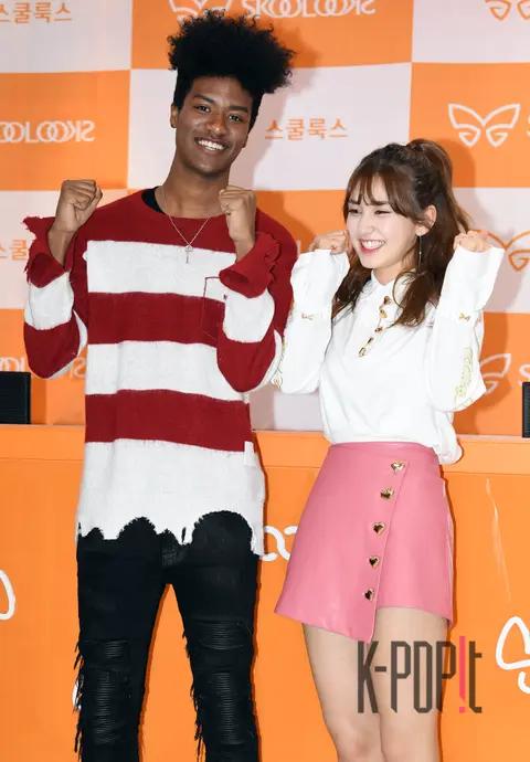Han Hyun-min, SOMI — Schoolooks Event