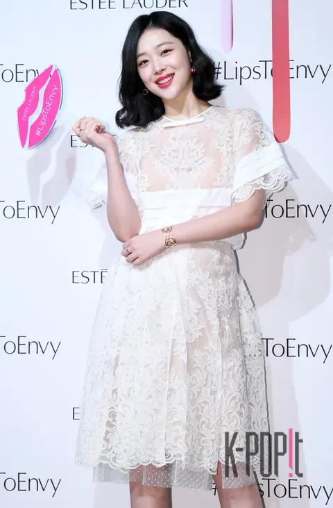 Sulli — Estée Lauder Event