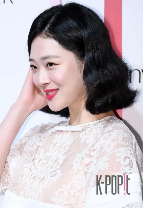 Sulli — Estée Lauder Event