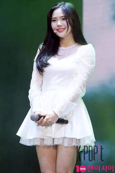 OH MY GIRL, HyoJung — OH MY GIRL Showcase