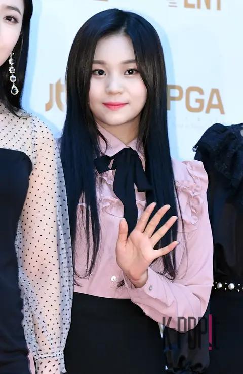 GFRIEND, Umji — Golden Disc Awards