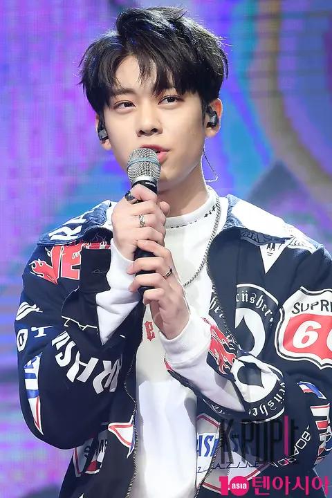 MXM, Kim Dong-hyun — MXM Showcase