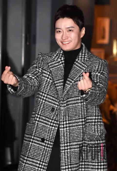 In Gyo-jin — Jugglers Wrap Party