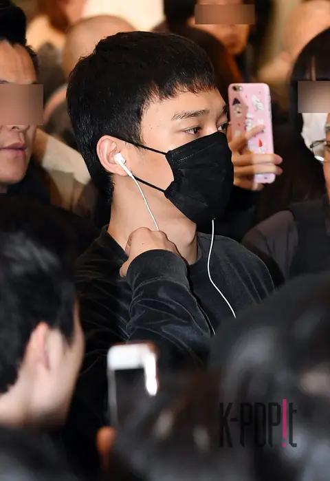 EXO, Chen — Airport