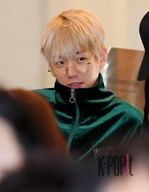 EXO, Baekhyun — Airport