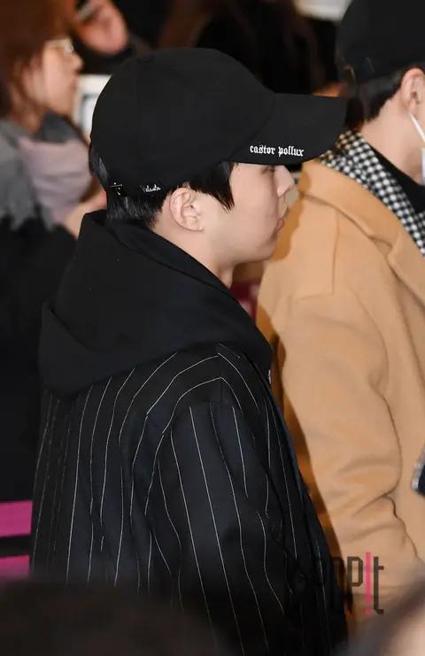 EXO, Xiumin (EXO) — Airport