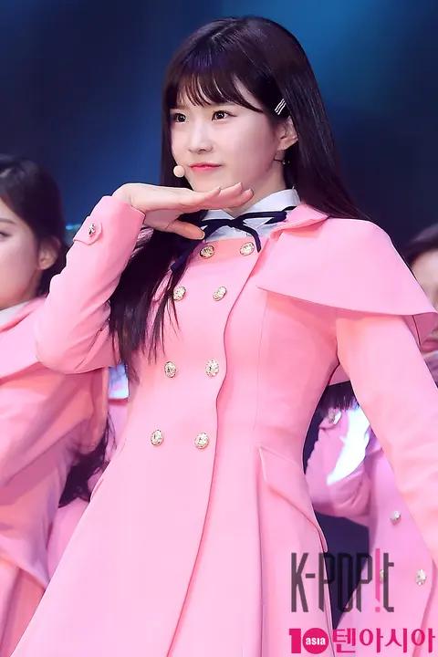 fromis_9, Song Ha-young — fromis_9 Showcase