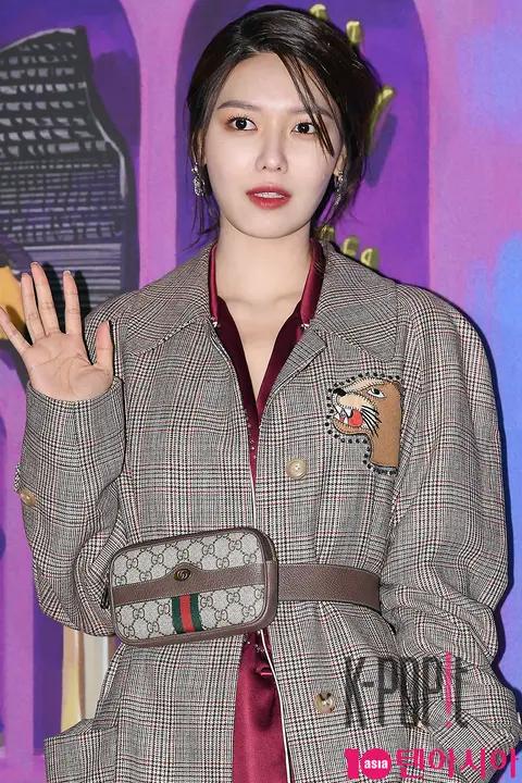 Girls' Generation, Soo-young — Launch
