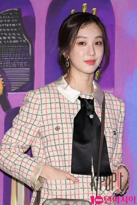 Jeong Ryeo-won — Launch