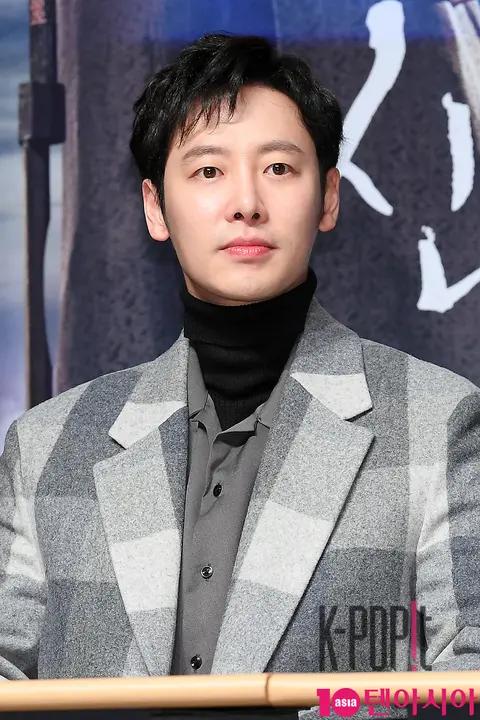 Kim Dong-wook — Along with the Gods GV