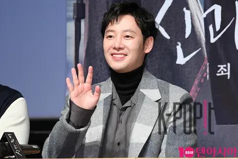 Kim Dong-wook — Along with the Gods GV