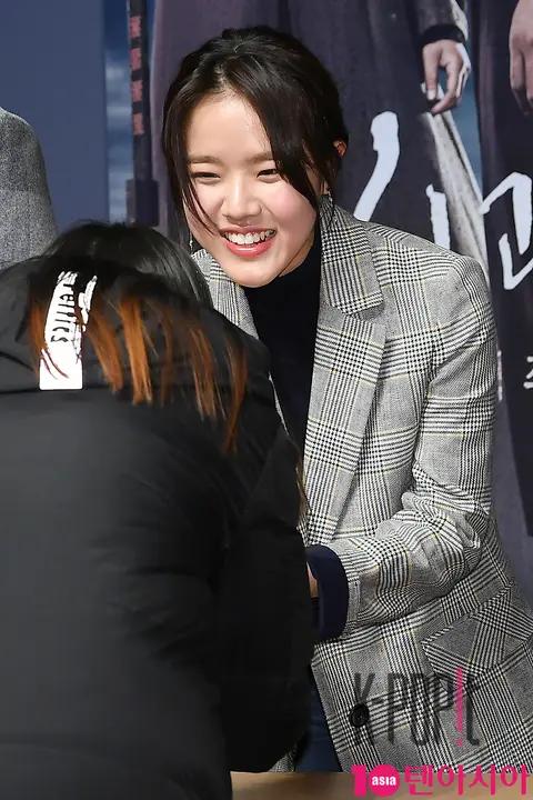 Kim Hyang-gi — Along with the Gods GV