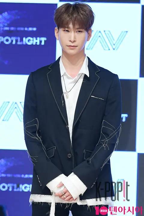 VAV, Saint Van — VAV Showcase