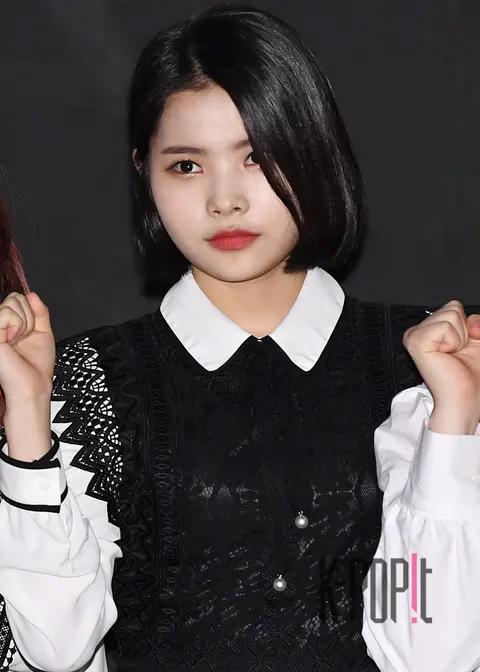 Weki Meki, Rina — Wiki Miki Moheit Premiere — 2018-02-01