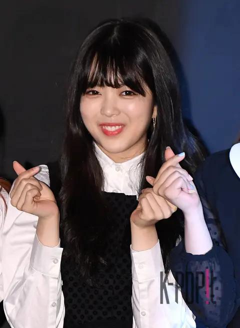 Weki Meki, Ji Su-yeon — Wiki Miki Moheit Premiere