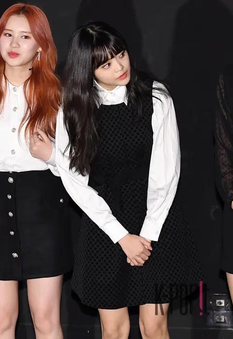Weki Meki, Ji Su-yeon — Wiki Miki Moheit Premiere