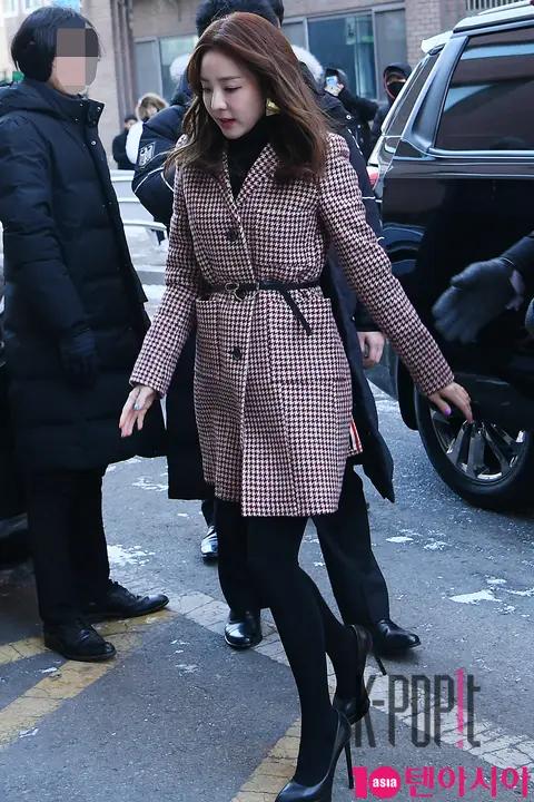 Sandara Park — Taeyang, Min Hyo-rin Wedding Guest
