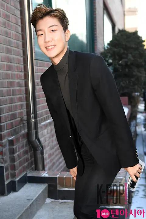 WINNER, Lee Seung-hun — Taeyang, Min Hyo-rin Wedding Guest