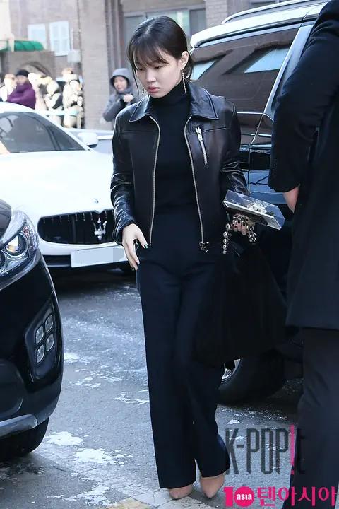 Lee Hi — Taeyang, Min Hyo-rin Wedding Guest — 2018-02-03