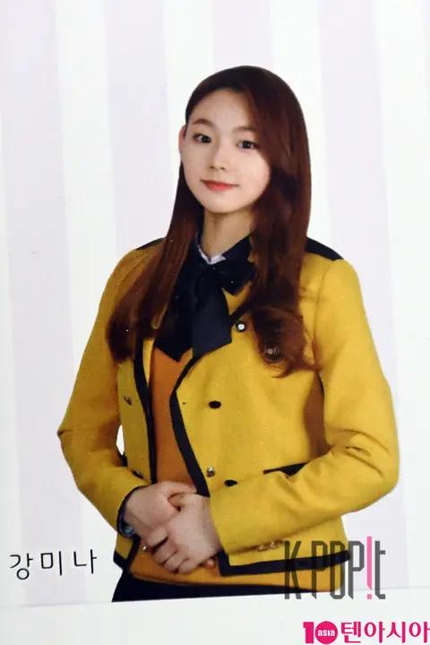 gugudan, Mina — Seoul Performing Arts High School Graduation