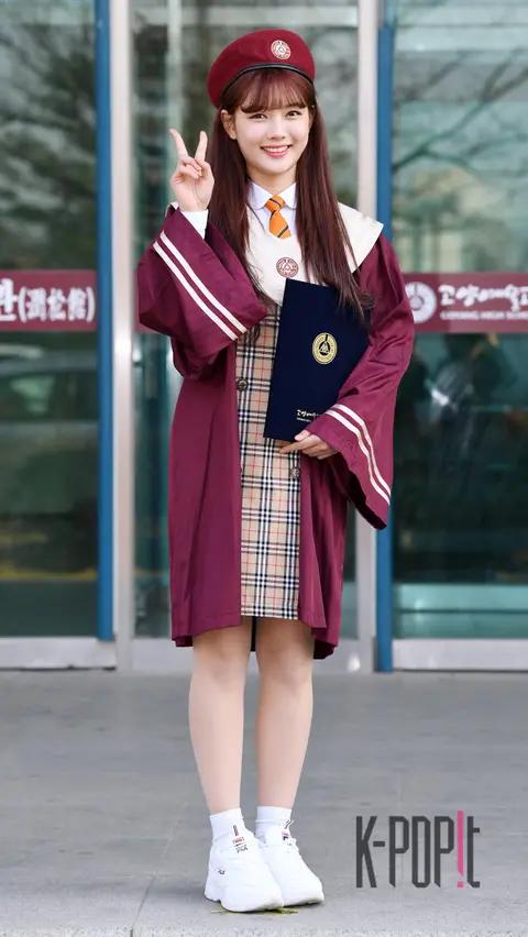 Kim You-jung — High School Graduation Ceremony