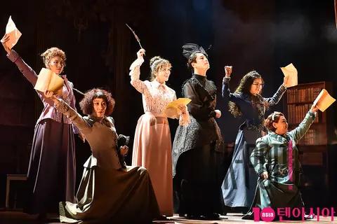 Group — Red Book Press Call — 2018-02-08