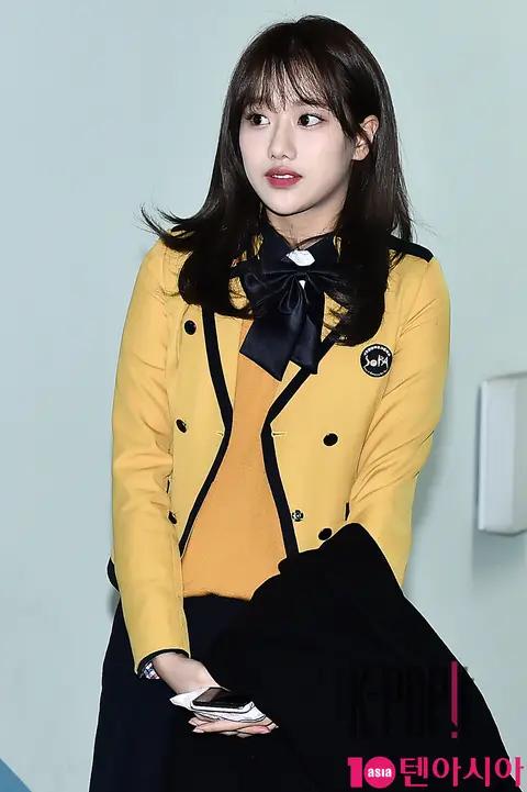 APRIL, Naeun — Seoul Performing Arts High School Graduation