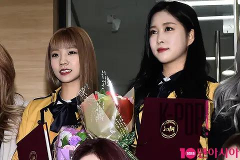 WJSN, Yeoreum, Dayoung — Seoul Performing Arts High School Graduation